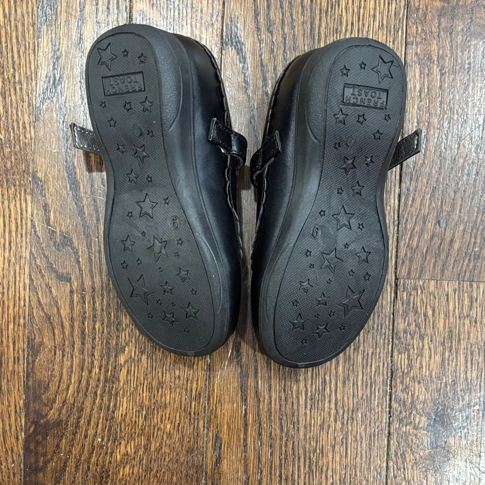 French Toast girls Classic Black Mary Jane Shoes size 9